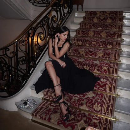 Amélie™ | Sculpted Square-Neck Midi Dress