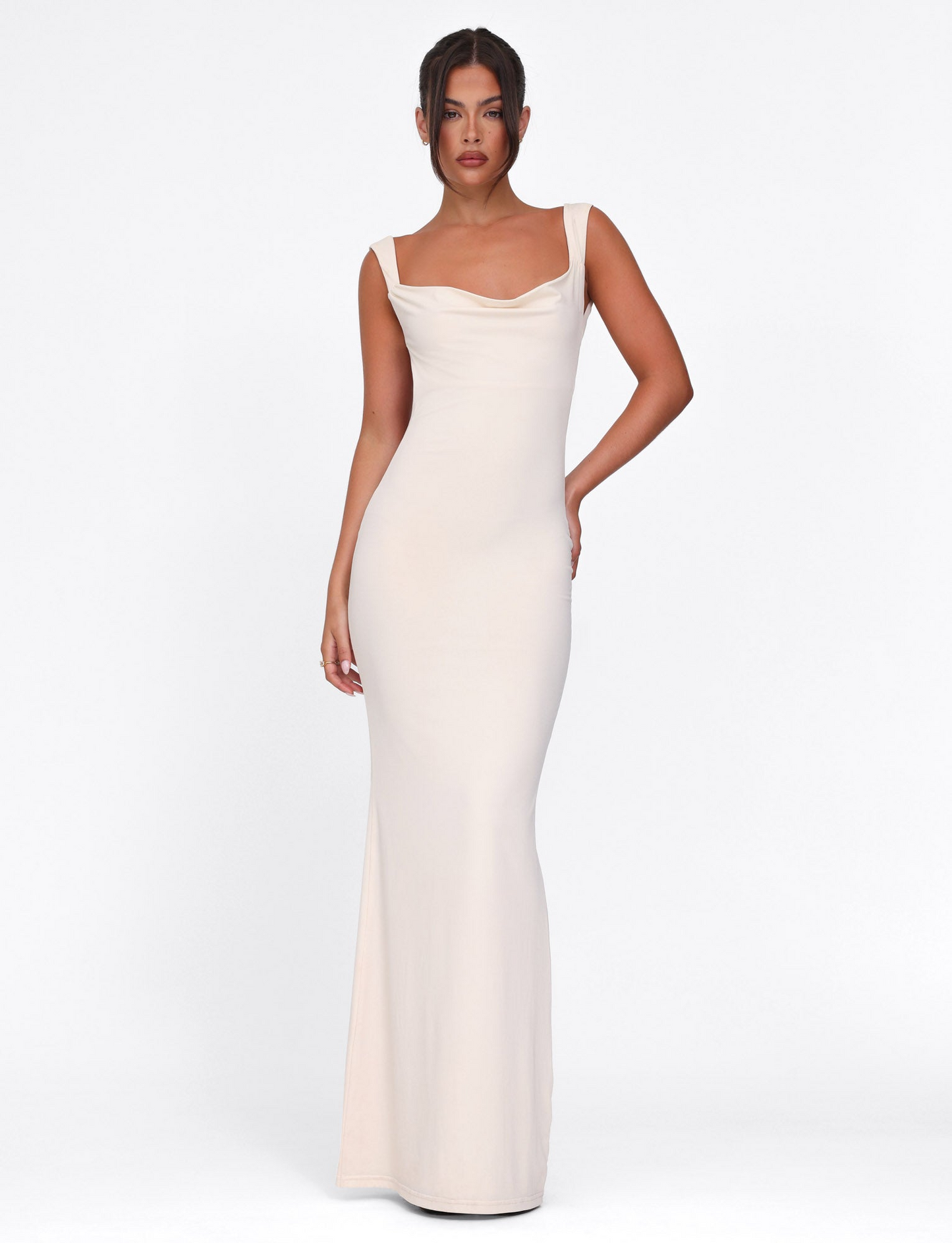 Kiara™ | Backless Sculpt Maxi Dress