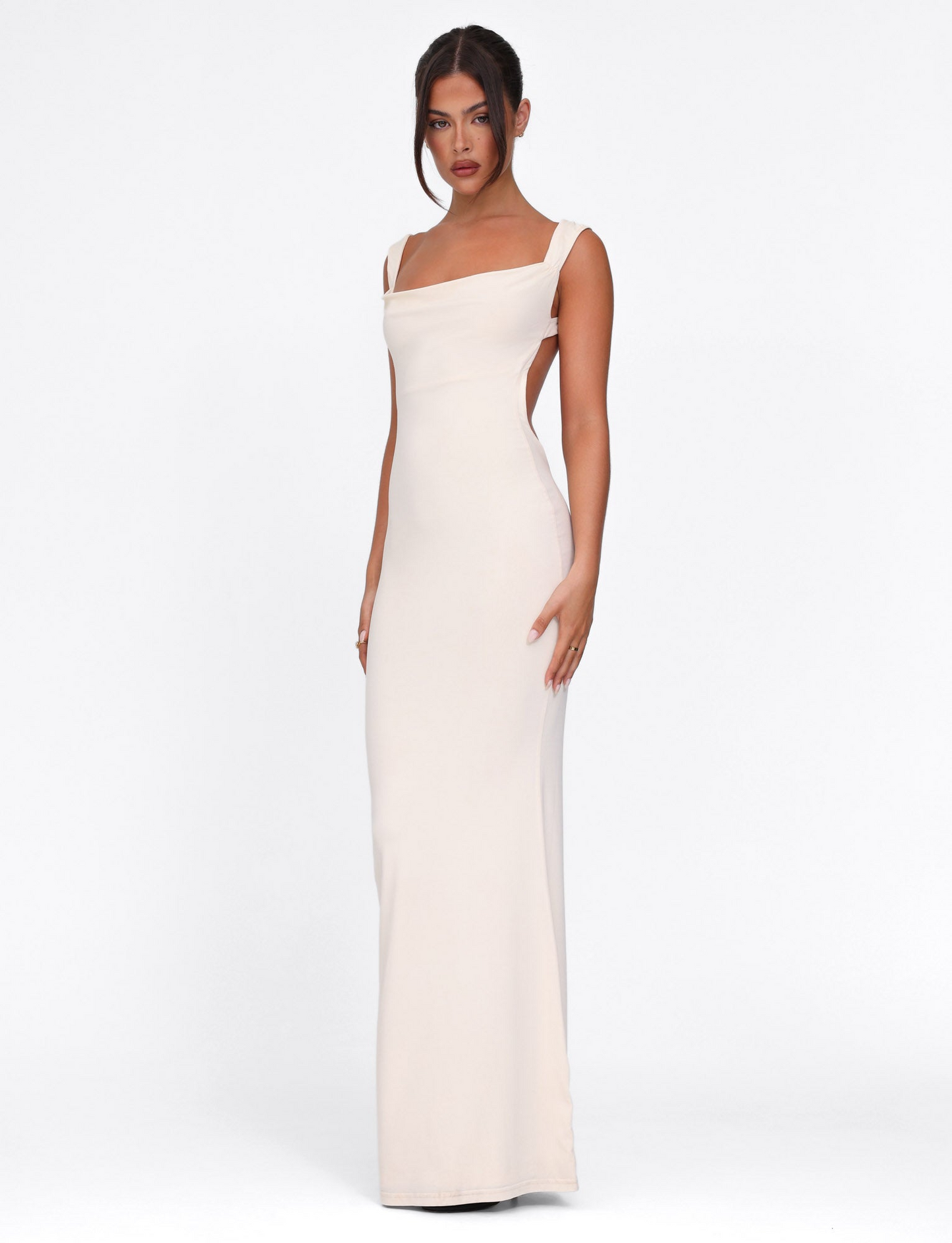 Kiara™ | Backless Sculpt Maxi Dress